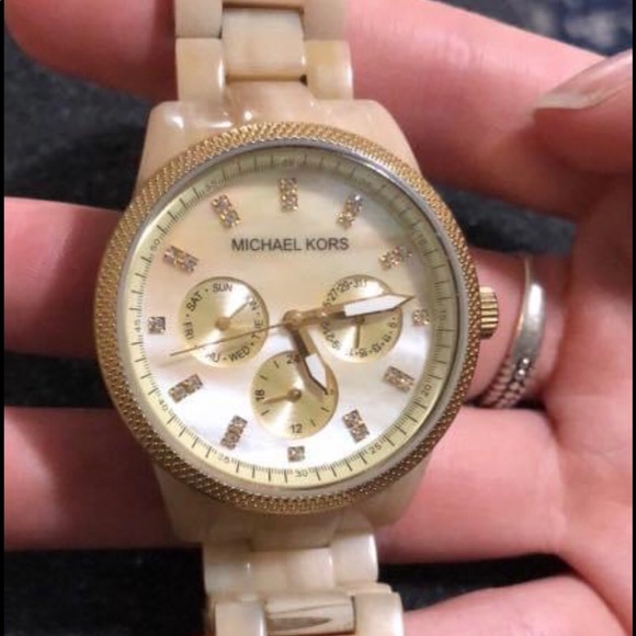 Michael Kors Watch - Picture 2 of 4